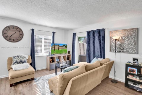 Touwnhouse à louer à Lauderhill, Floride: 2 chambres, 87.33 m2 № 1961681 - photo 13