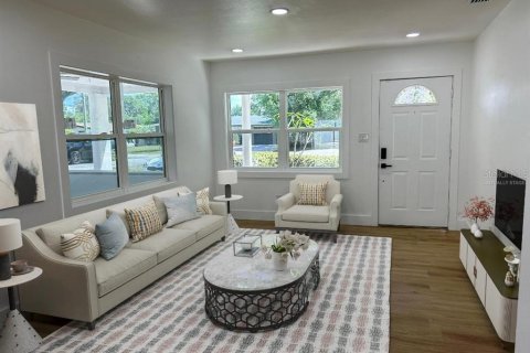 Villa ou maison à louer à Tampa, Floride: 3 chambres, 109.62 m2 № 2109679 - photo 3
