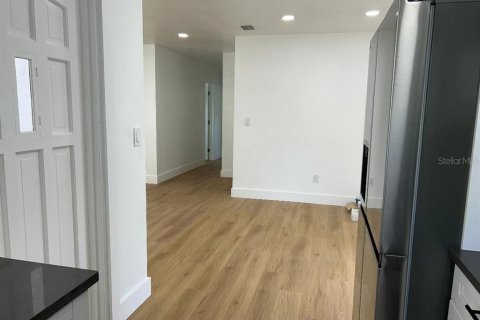 Villa ou maison à louer à Tampa, Floride: 3 chambres, 109.62 m2 № 2109679 - photo 18
