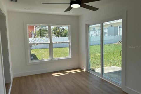 Villa ou maison à louer à Tampa, Floride: 3 chambres, 109.62 m2 № 2109679 - photo 9