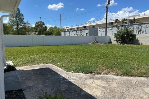 Villa ou maison à louer à Tampa, Floride: 3 chambres, 109.62 m2 № 2109679 - photo 21