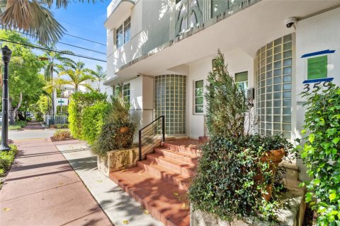 Copropriété à louer à Miami Beach, Floride: 44.59 m2 № 1811520 - photo 4