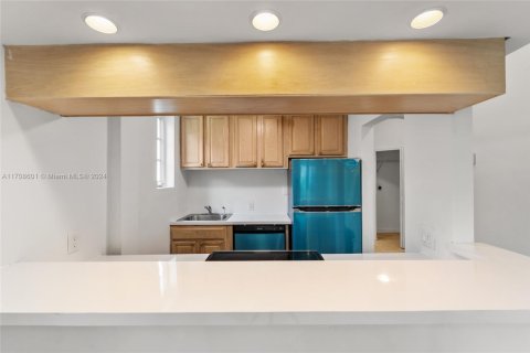 Copropriété à louer à Miami Beach, Floride: 44.59 m2 № 1811520 - photo 10