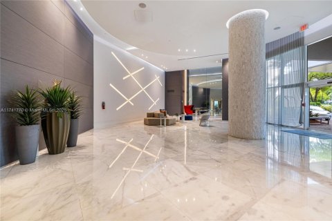 Condo in Aventura, Florida, 2 bedrooms  № 1983794 - photo 13