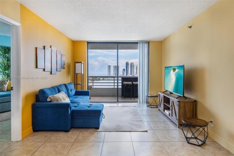 Condo in Aventura, Florida, 2 bedrooms  № 1983794 - photo 8