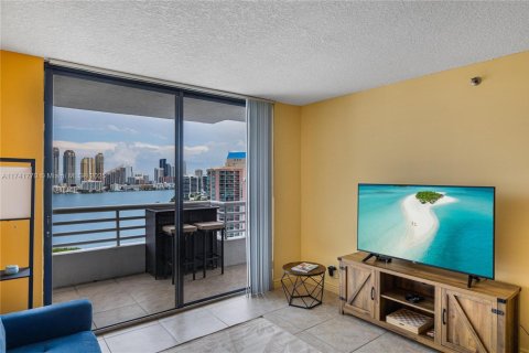 Condo in Aventura, Florida, 2 bedrooms  № 1983794 - photo 6