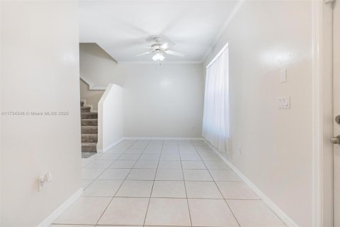 Townhouse in Cutler Bay, Florida 3 bedrooms, 143.07 sq.m. № 1483485 - photo 16