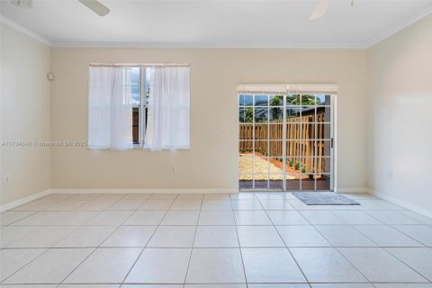 Townhouse in Cutler Bay, Florida 3 bedrooms, 143.07 sq.m. № 1483485 - photo 18