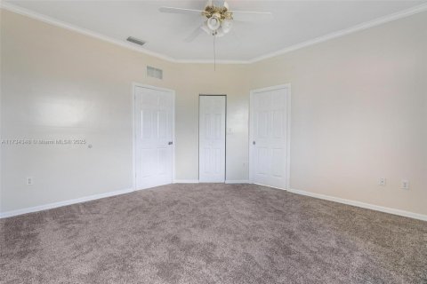 Townhouse in Cutler Bay, Florida 3 bedrooms, 143.07 sq.m. № 1483485 - photo 4