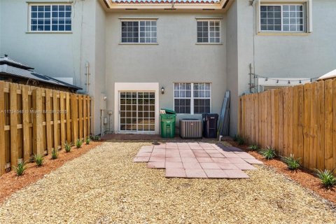 Townhouse in Cutler Bay, Florida 3 bedrooms, 143.07 sq.m. № 1483485 - photo 8