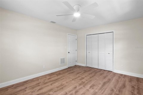 Villa ou maison à vendre à Clearwater, Floride: 2 chambres, 102.19 m2 № 1870937 - photo 13