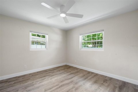 Villa ou maison à vendre à Clearwater, Floride: 2 chambres, 102.19 m2 № 1870937 - photo 14