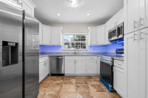 Villa ou maison à vendre à Clearwater, Floride: 2 chambres, 102.19 m2 № 1870937 - photo 7