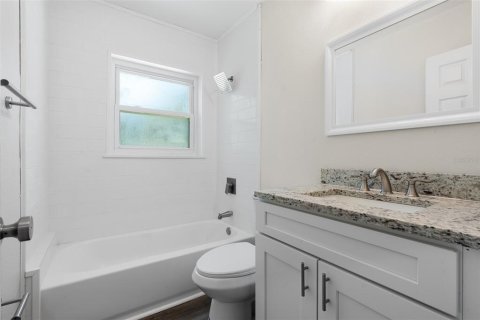 Villa ou maison à vendre à Clearwater, Floride: 2 chambres, 102.19 m2 № 1870937 - photo 15