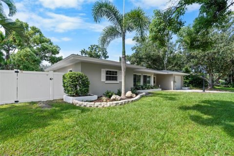 Villa ou maison à vendre à Clearwater, Floride: 2 chambres, 102.19 m2 № 1870937 - photo 20