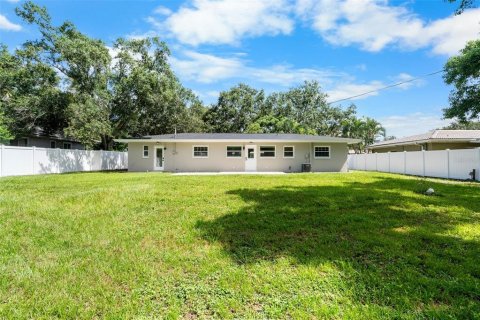 Villa ou maison à vendre à Clearwater, Floride: 2 chambres, 102.19 m2 № 1870937 - photo 30