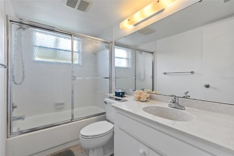 Купить кондоминиум в Венеция, Флорида 5 комнат, 103.12м2, № 2155406 - фото 27