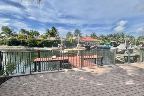 Villa ou maison à vendre à Hollywood, Floride: 5 chambres, 312.06 m2 № 1891920 - photo 1