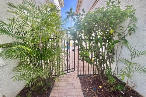 Villa ou maison à vendre à Hollywood, Floride: 5 chambres, 312.06 m2 № 1891920 - photo 8