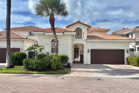 Villa ou maison à vendre à Hollywood, Floride: 5 chambres, 312.06 m2 № 1891920 - photo 9