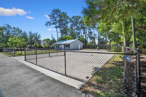 Immobilier commercial à vendre à Greenacres, Floride № 2194051 - photo 2
