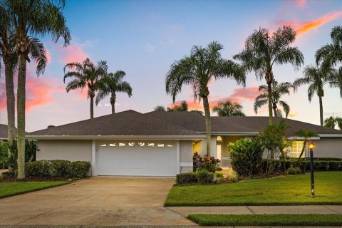 Casa en venta en Lakeland, Florida, 3 dormitorios, 243.13 m2 № 1904599 - foto 1