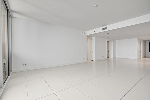 Купить кондоминиум в Форт-Лодердейл, Флорида 1 комната, 222.5м2, № 2147033 - фото 18
