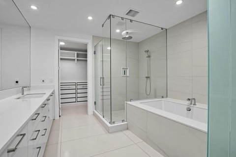 Купить кондоминиум в Форт-Лодердейл, Флорида 1 комната, 222.5м2, № 2147033 - фото 28