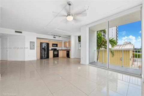 Copropriété à vendre à Miami, Floride: 2 chambres, 105.35 m2 № 2281873 - photo 5