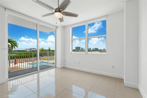 Copropriété à vendre à Miami, Floride: 2 chambres, 105.35 m2 № 2281873 - photo 4