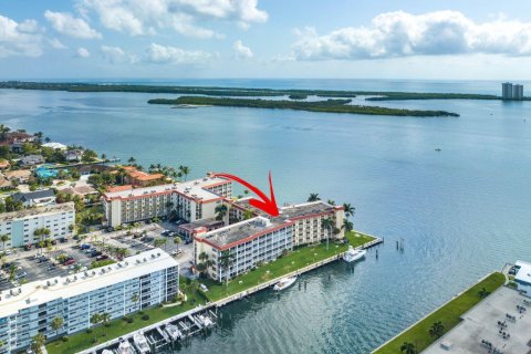 Condo in North Palm Beach, Florida, 1 bedroom № 2400018 - photo 29