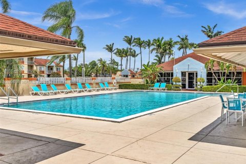 Copropriété à vendre à Hialeah, Floride: 2 chambres, 102.75 m2 № 2244326 - photo 5