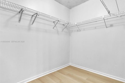 Copropriété à vendre à Hialeah, Floride: 2 chambres, 102.75 m2 № 2244326 - photo 25