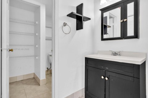 Copropriété à vendre à Hialeah, Floride: 2 chambres, 102.75 m2 № 2244326 - photo 22