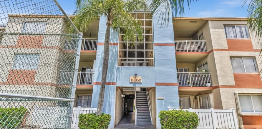 Condo à Hialeah, Floride, 2 chambres  № 2244326