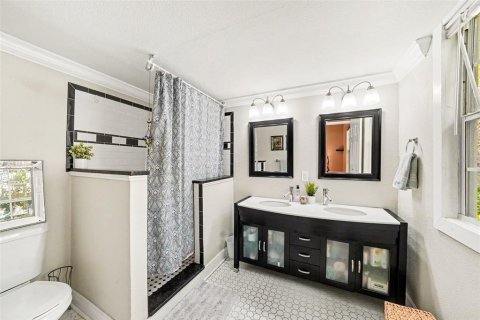 Villa ou maison à vendre à Tampa, Floride: 3 chambres, 132.66 m2 № 2416450 - photo 18