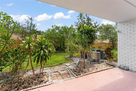Condo in Winter Park, Florida, 2 bedrooms  № 1767152 - photo 30