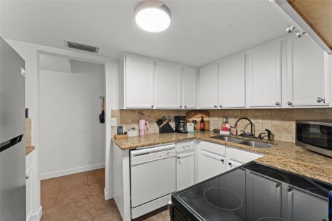 Condominio en venta en Winter Park, Florida, 2 dormitorios, 88.54 m2 № 1767152 - foto 13