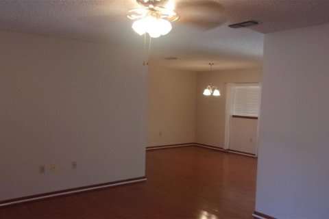 Villa ou maison à vendre à Ocala, Floride: 2 chambres, 106.28 m2 № 1904317 - photo 4