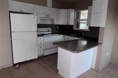 Apartment in Miami, Florida 2 bedrooms, 78.78 sq.m. № 1997679 - photo 2