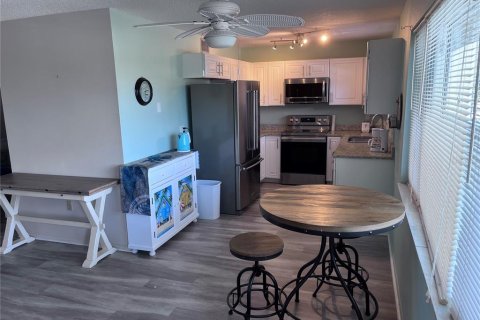 Condominio en alquiler en Bradenton, Florida, 2 dormitorios, 69.68 m2 № 1918499 - foto 3