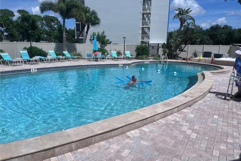 Condominio en alquiler en Bradenton, Florida, 2 dormitorios, 69.68 m2 № 1918499 - foto 2