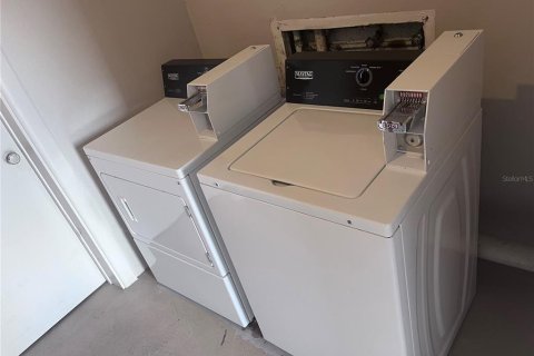 Condominio en alquiler en Bradenton, Florida, 2 dormitorios, 69.68 m2 № 1918499 - foto 18