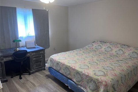 Condominio en alquiler en Bradenton, Florida, 2 dormitorios, 69.68 m2 № 1918499 - foto 10