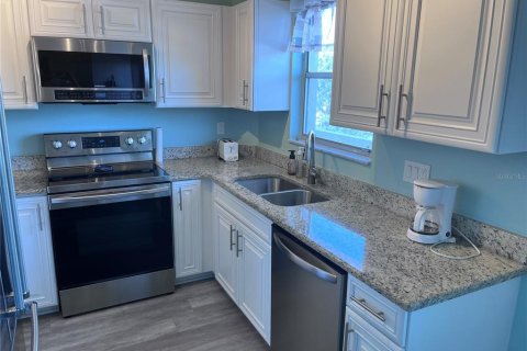 Condominio en alquiler en Bradenton, Florida, 2 dormitorios, 69.68 m2 № 1918499 - foto 6