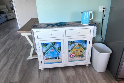 Condominio en alquiler en Bradenton, Florida, 2 dormitorios, 69.68 m2 № 1918499 - foto 8