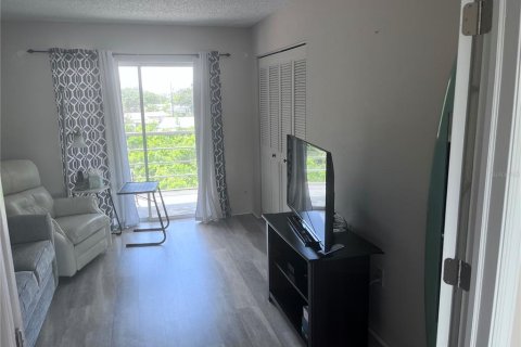 Condominio en alquiler en Bradenton, Florida, 2 dormitorios, 69.68 m2 № 1918499 - foto 13
