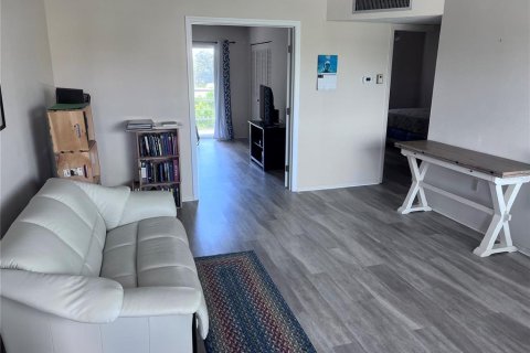 Condominio en alquiler en Bradenton, Florida, 2 dormitorios, 69.68 m2 № 1918499 - foto 4