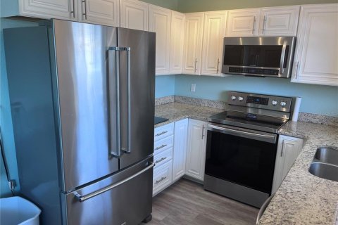 Condominio en alquiler en Bradenton, Florida, 2 dormitorios, 69.68 m2 № 1918499 - foto 7