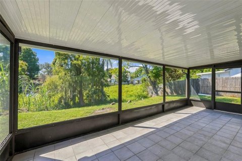 House in Tampa, Florida 3 bedrooms, 163.51 sq.m. № 2418342 - photo 20